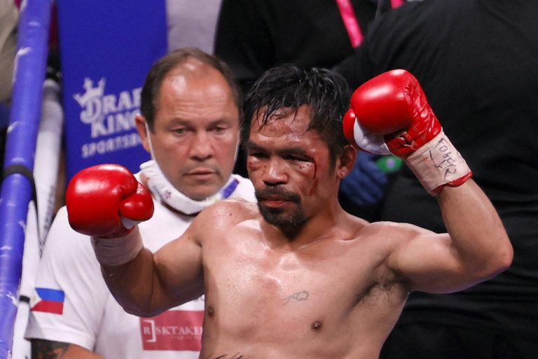 Manny Pacquiao: Boxing star to run for Philippines president
