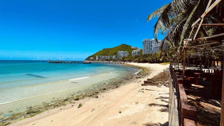 Sanya: Covid lockdown strands tourists on ‘China’s Hawaii’