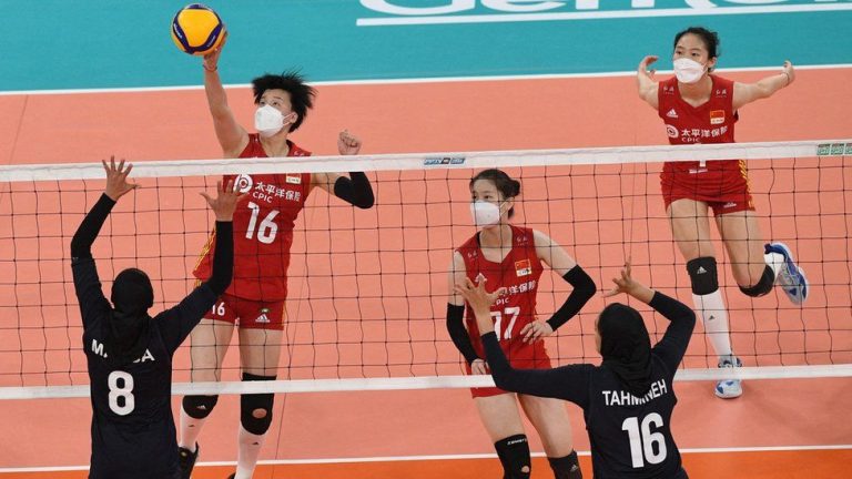 <strong>Chinese outcry after volleyballers wear N95 masks during match</strong>