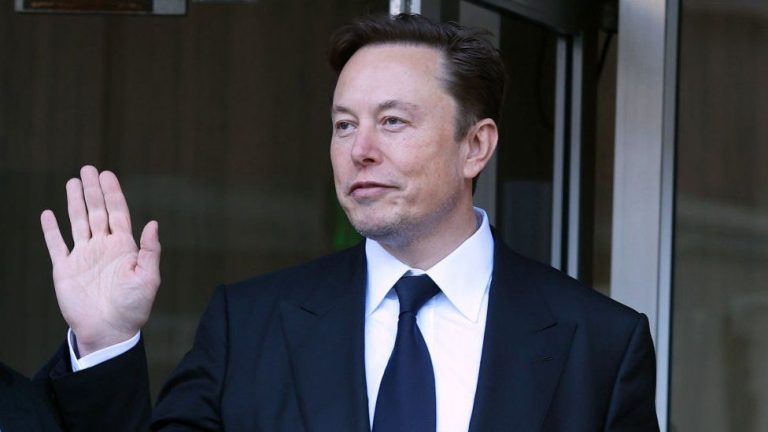 <strong>Tesla’s Elon Musk denies firing employees for supporting a union.</strong>