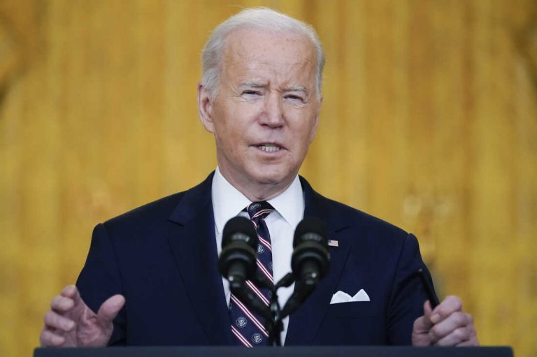 <strong>When visiting Zelensky in Kyiv, Biden calls Putin’s position on the Ukraine war “absolutely wrong.”</strong>