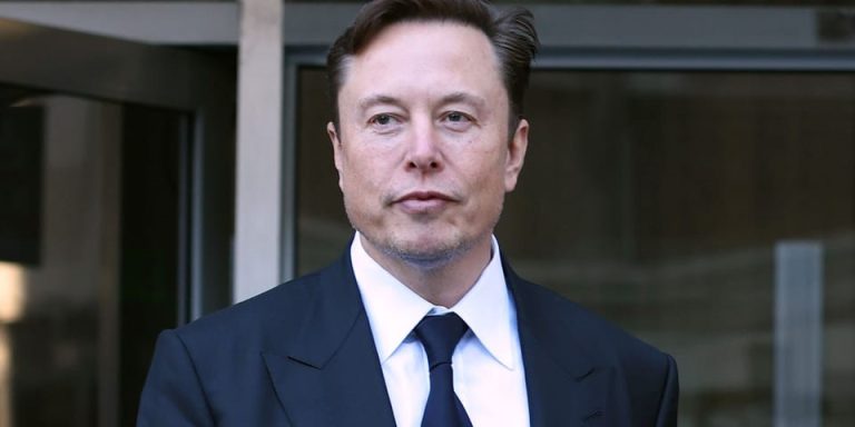 Experts like Elon Musk are demanding a halt to AI training