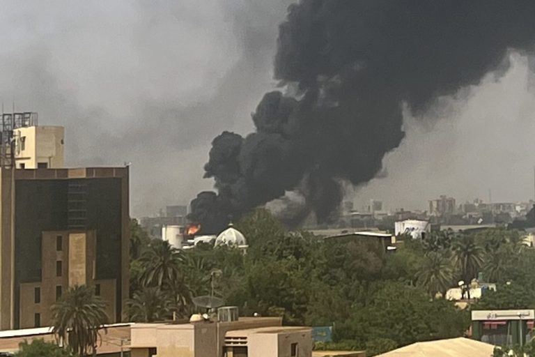 <strong>Blasting occurs in the Sudanese capital as the violent conflict enters its fourth day</strong>