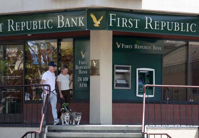 <strong><u>The shares of US banks are falling after the “First Republic rescue.”</u></strong>