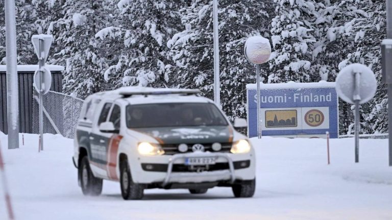 <strong>Finland Closes Russian Border Crossings Amid Accusations of Migrant Aid</strong>