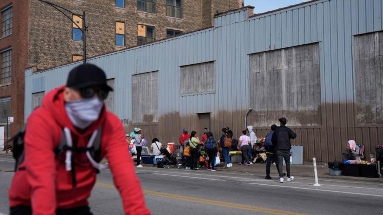 The measles outbreak raises concerns in Chicago, especially for migrants